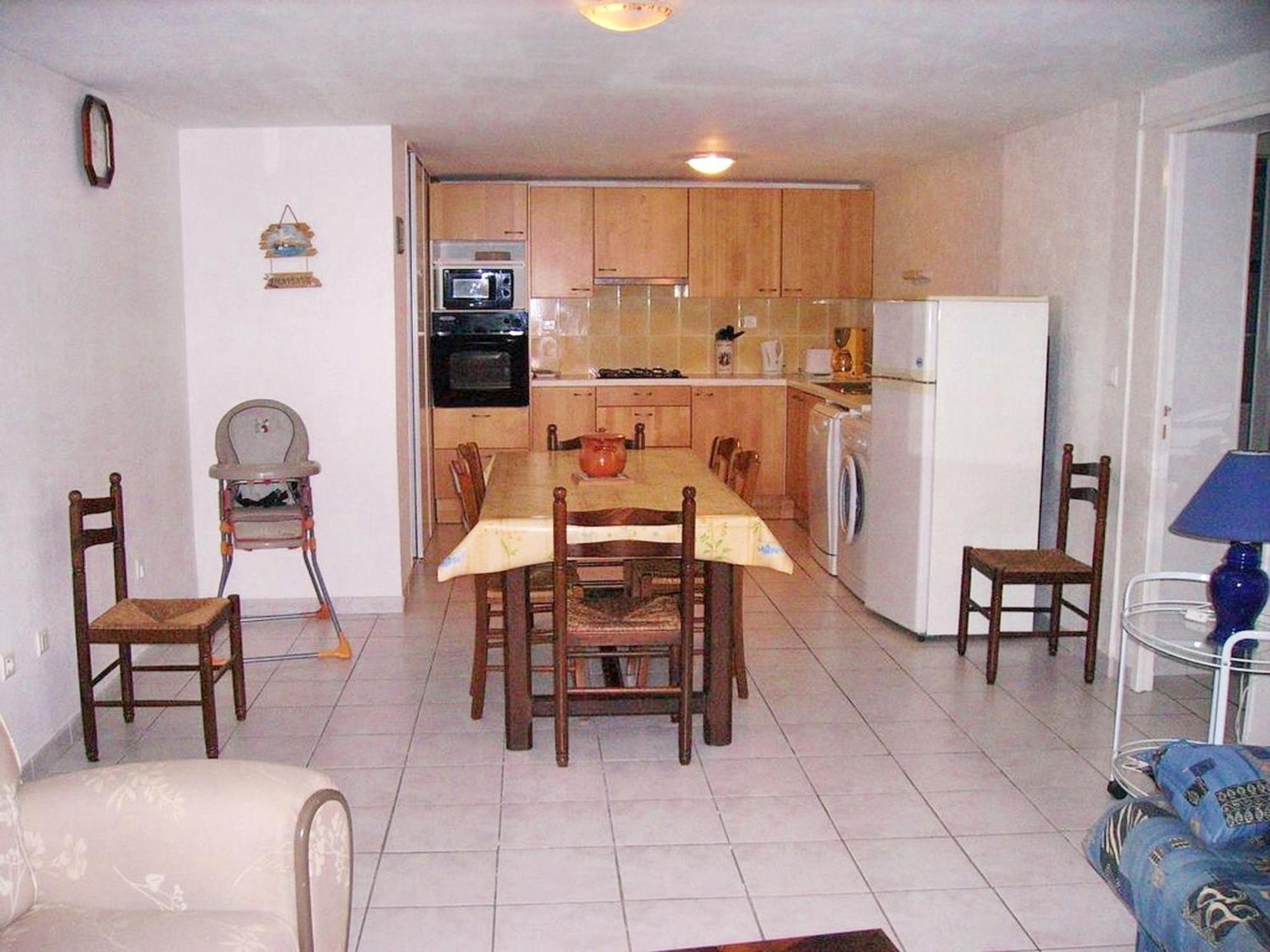 Appartement Charmant A Breuillet Avec Jardin Spacieux Exterior photo